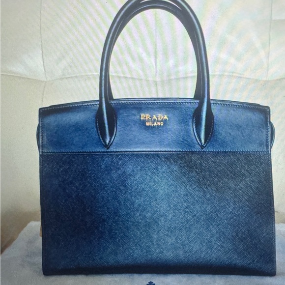 Prada black - Picture 1 of 5